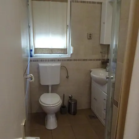 Apartment Slavica Kuca Blizu Mora Sa Terasom *