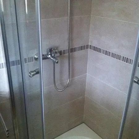 Appartamento Slavica Kuca Blizu Mora Sa Terasom Barbat na Rabu