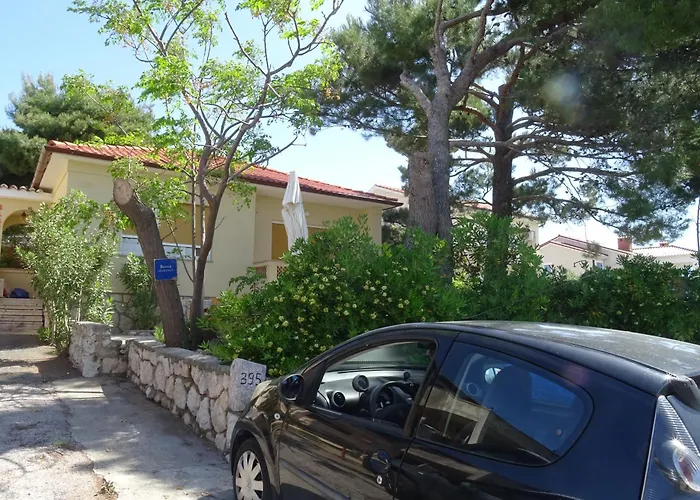 Slavica Kuca Blizu Mora Sa Terasom Barbat na Rabu