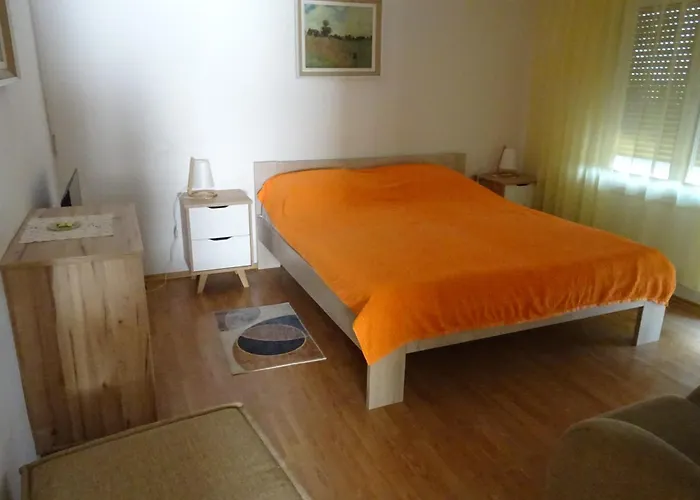 Slavica Kuca Blizu Mora Sa Terasom Barbat na Rabu