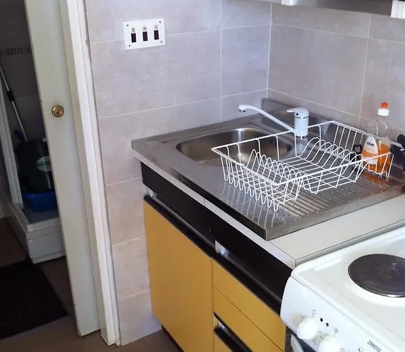 Slavica Kuca Blizu Mora Sa Terasom Barbat na Rabu