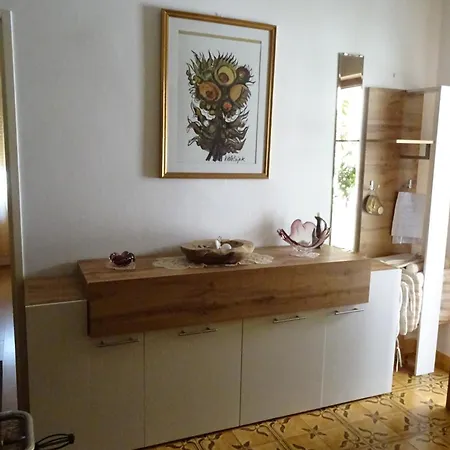 Slavica Kuca Blizu Mora Sa Terasom * Barbat na Rabu