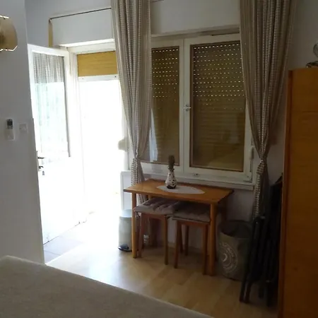 Slavica Kuca Blizu Mora Sa Terasom Barbat na Rabu