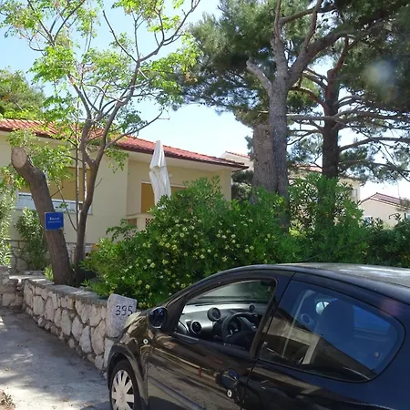 Slavica Kuca Blizu Mora Sa Terasom Barbat na Rabu