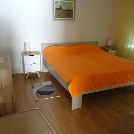 Slavica Kuca Blizu Mora Sa Terasom Barbat na Rabu