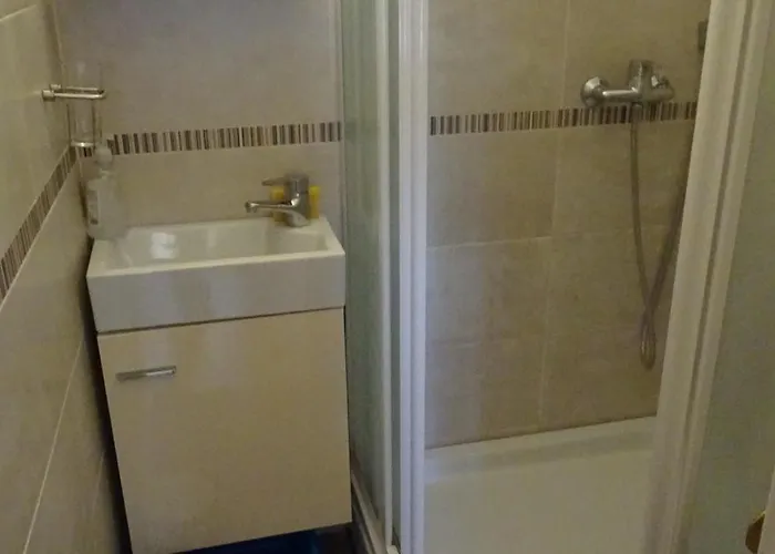 Slavica Kuca Blizu Mora Sa Terasom Barbat na Rabu